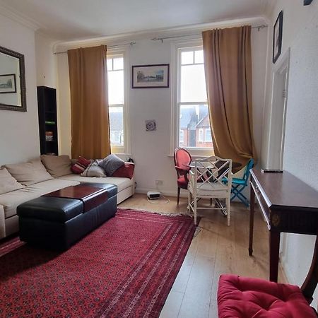 Extra Large One Bedroom Flat With Parking Londres Exterior foto