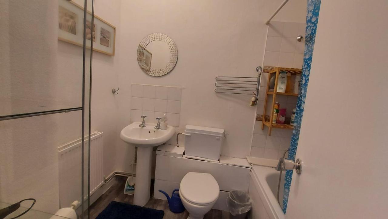 Extra Large One Bedroom Flat With Parking Londres Exterior foto