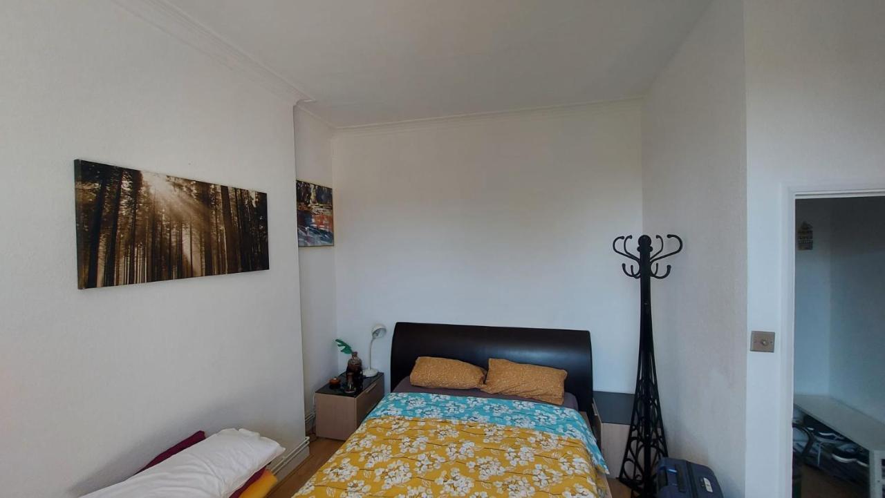 Extra Large One Bedroom Flat With Parking Londres Exterior foto